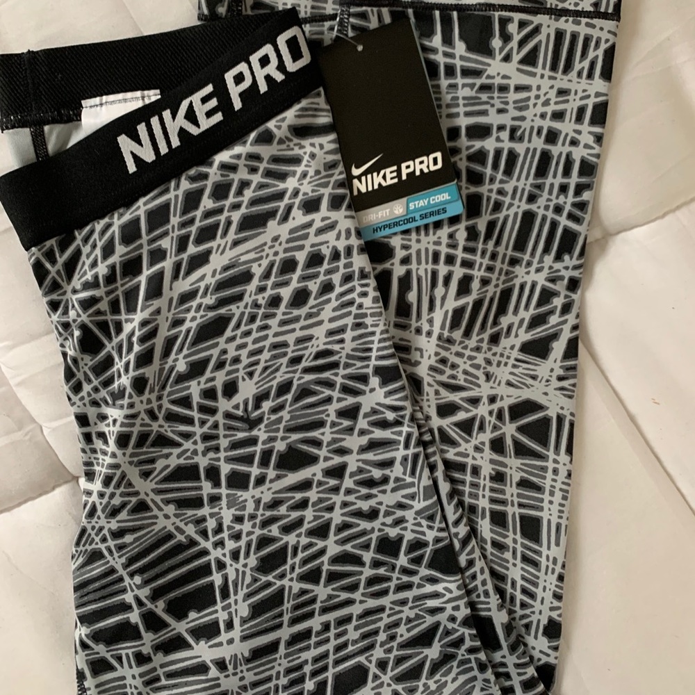 SOLD NWT Nike Pro Leggings